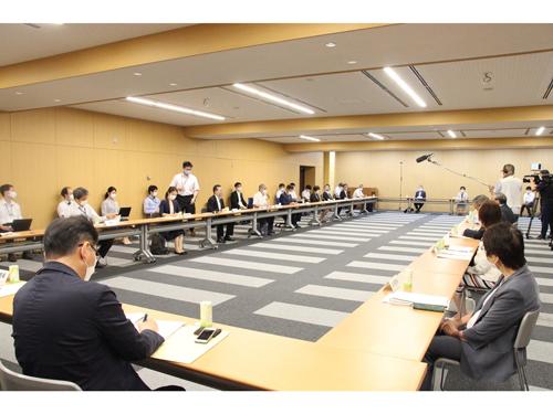 特定商取引法及び預託法の制度の在り方に関する検討会の様子